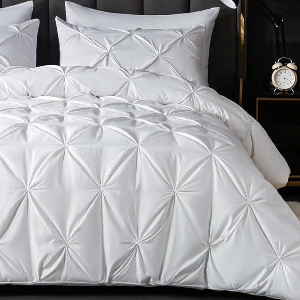 New 7 Piece Bed in a Bag Comforter Set • White • Pinch Pleated • King Size